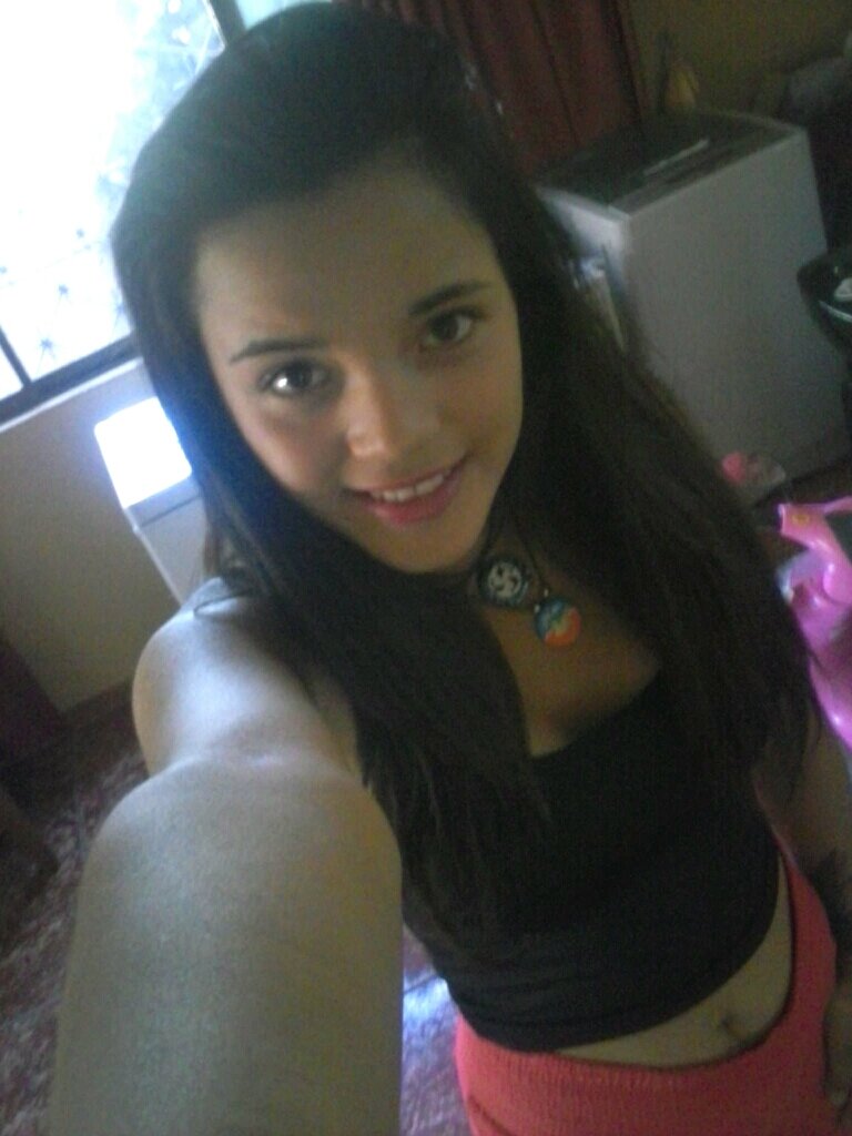 FMedy's profile picture. hola soy chilena me gusta la musica, salir con mis amigas , wuear, bailar, cantar, tengo 15 y sigeme  y te sigo ;33
