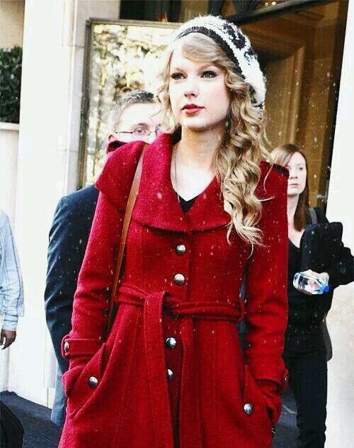°~ Dec 13th, 1989 @ 8:36am god gave is an angel(: ~°~ Taylor Alison Swift ~°~ Happy. free. confused and loving Taylor all at the same time! °~