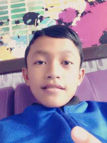 Be Yourself~|3271F2F2| Facebook: Gilang Ajha| follow my. Second twitter @gilangajisaput| mention? Follback.....\(^_^)/kurasa, kita bisa jadi teman....:) ;)