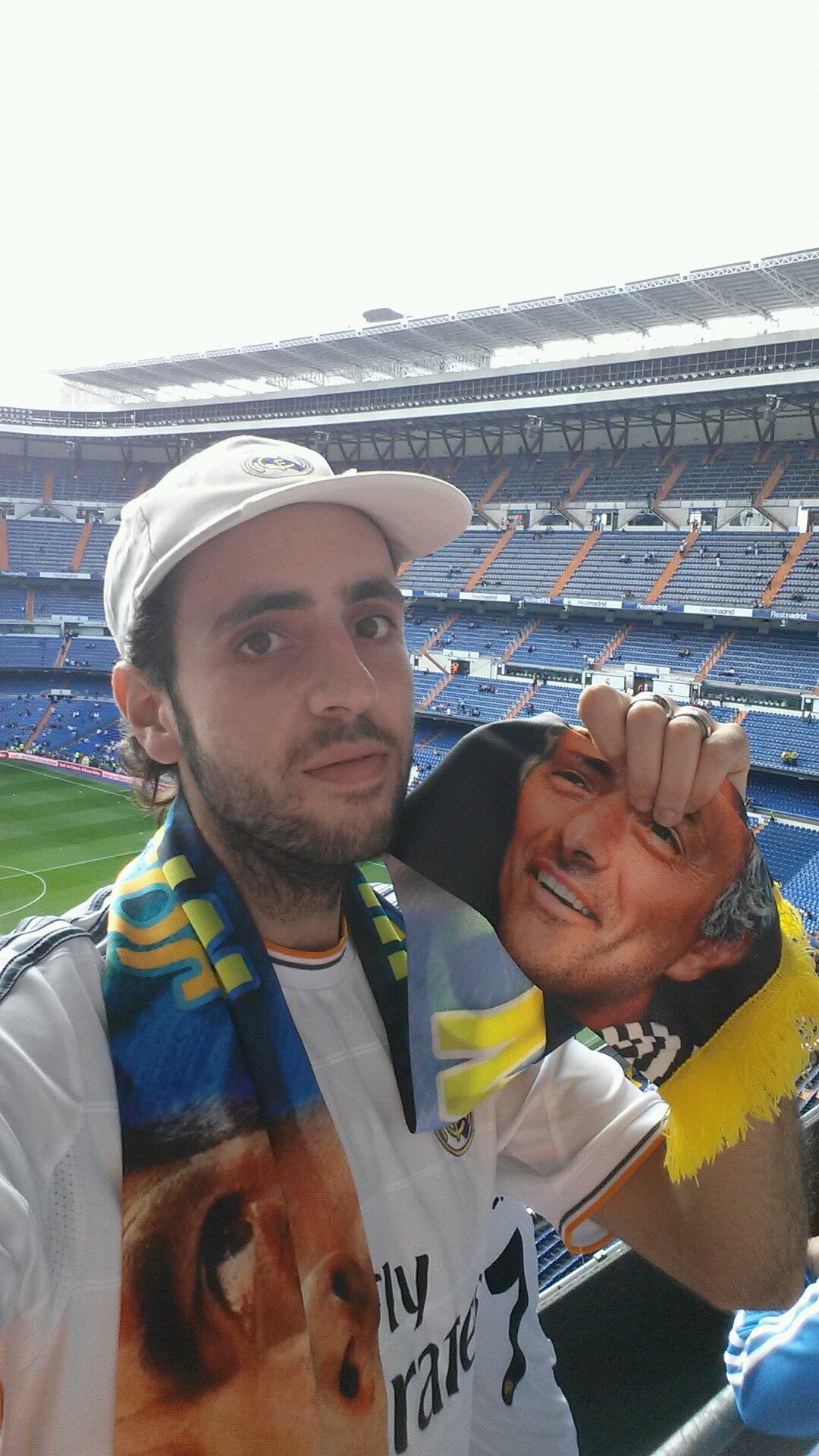 xufas7's profile picture. Runner de mierda, pero bueno voy pa' quí pa' llá. En mis ratos libres pues juego a la consola y paseo al perro.