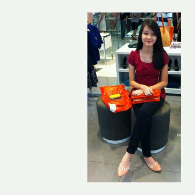 vaniabeatricee's profile picture. Proverb 3:3-5 ♥