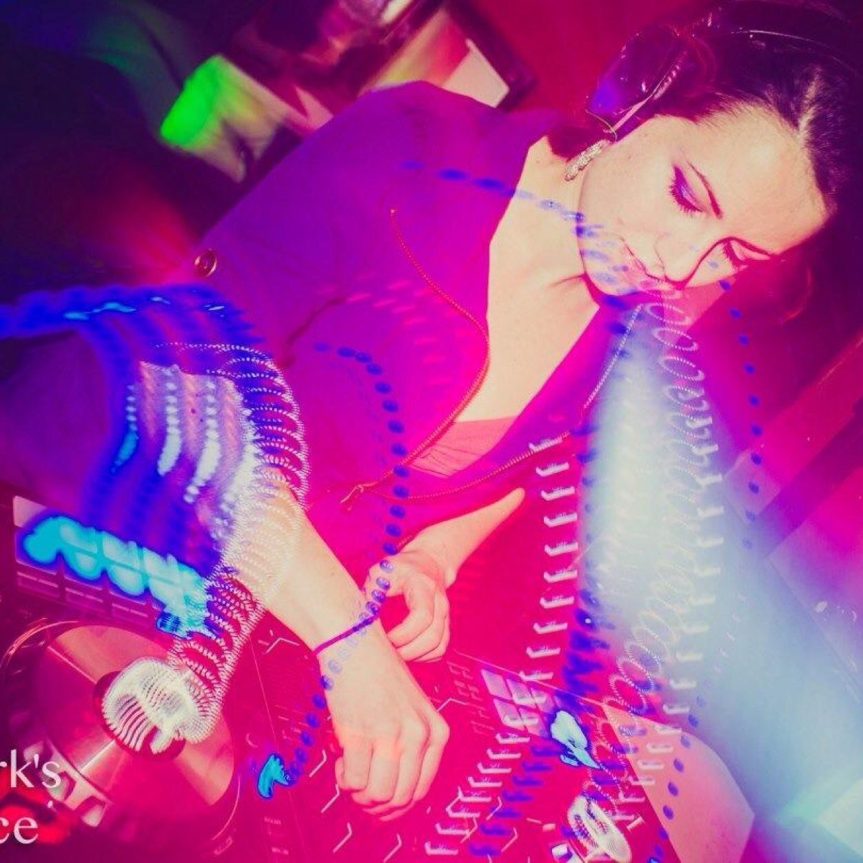 j3nnydance's profile picture. Dance Teacher and DJ
                       Maine 
http://t.co/KzJkFJoLgr