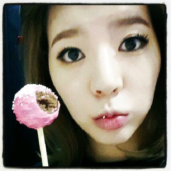 Jangan follow, nanti naksir/?
