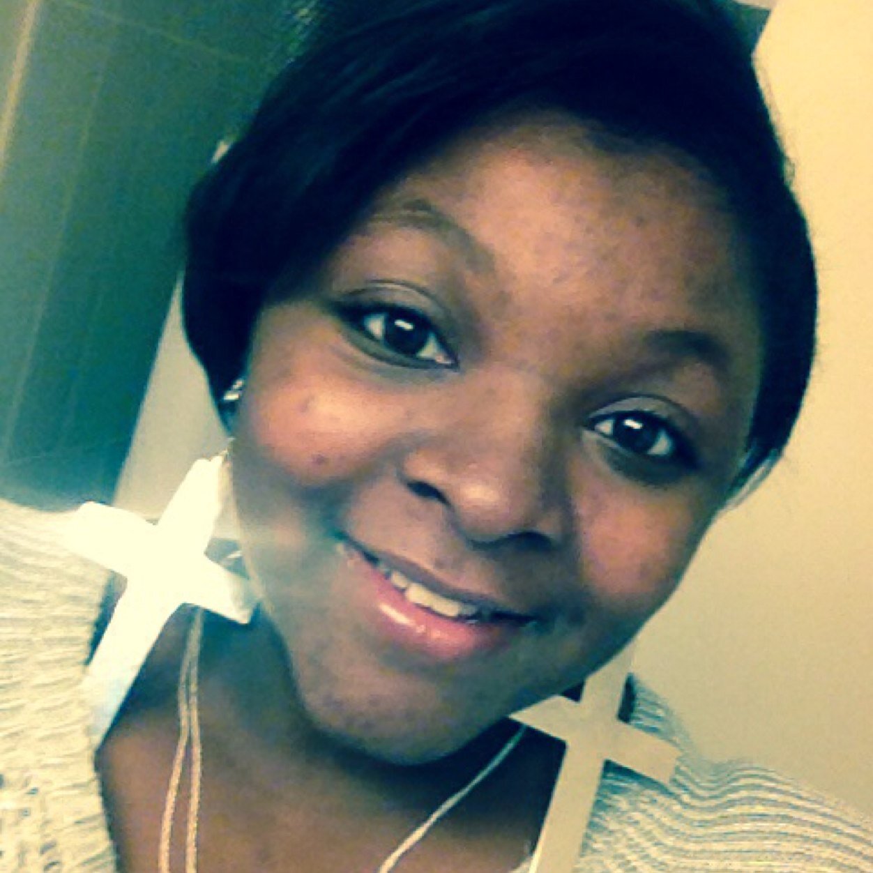 I love music!!!#TeamJesus!!! #Romans 8: 38-39 #IAmSecond*#I'mADreamer#Blessed!