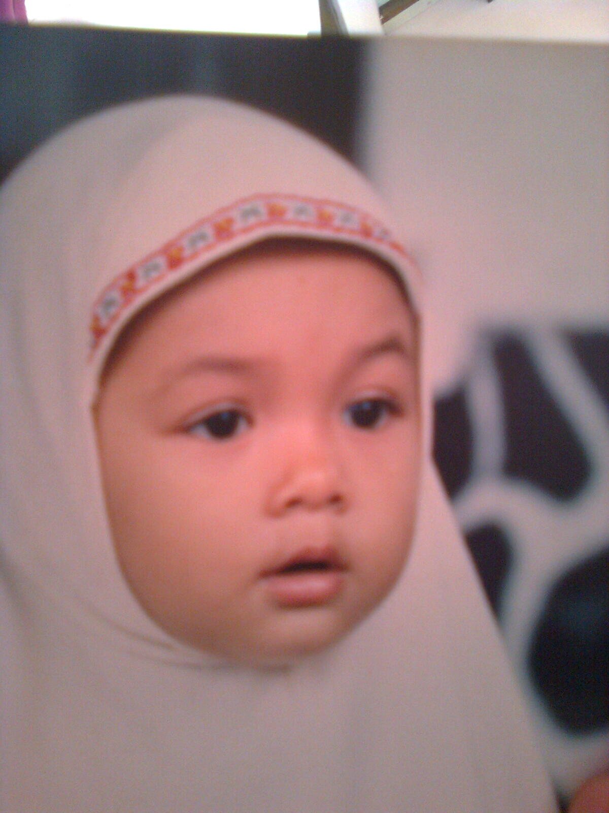 ~ Annisa Nurjanah ~
Man Jadda Wajada dan Chase ur dream! |Med'''t Phy''''| - Cook, Book, Sky and Flowers addict -