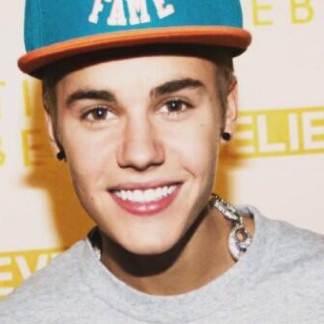 As you can see I follow back (: #belieber ♡