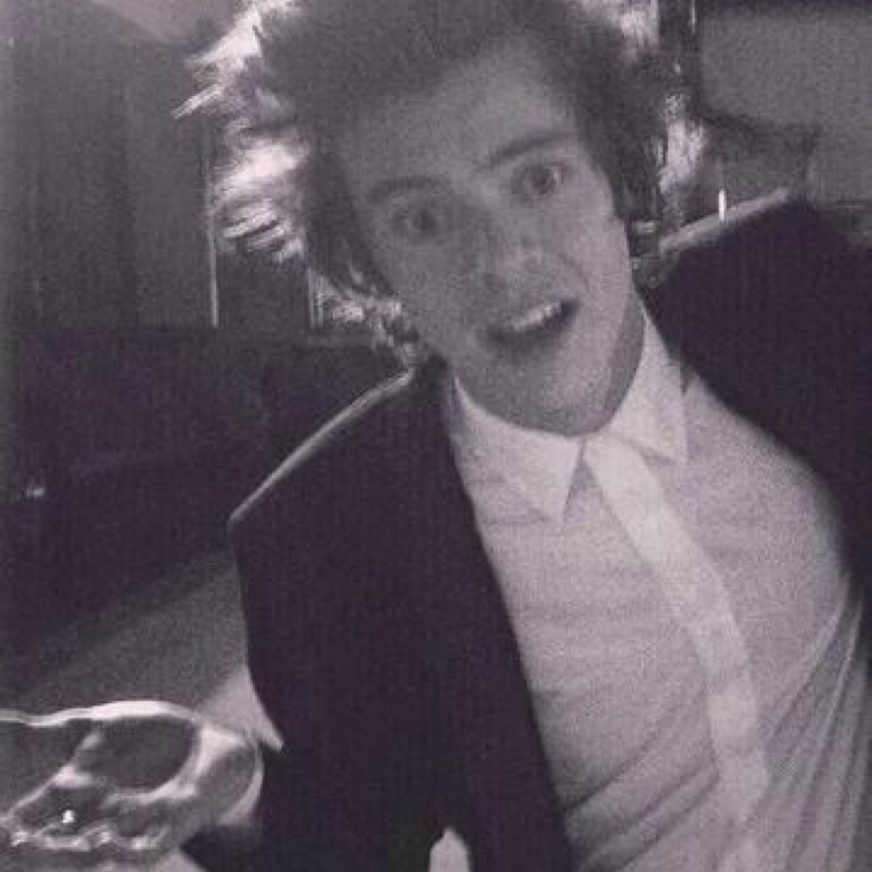 DONT follow this account, could you please follow my main account @cuddlexnourry??