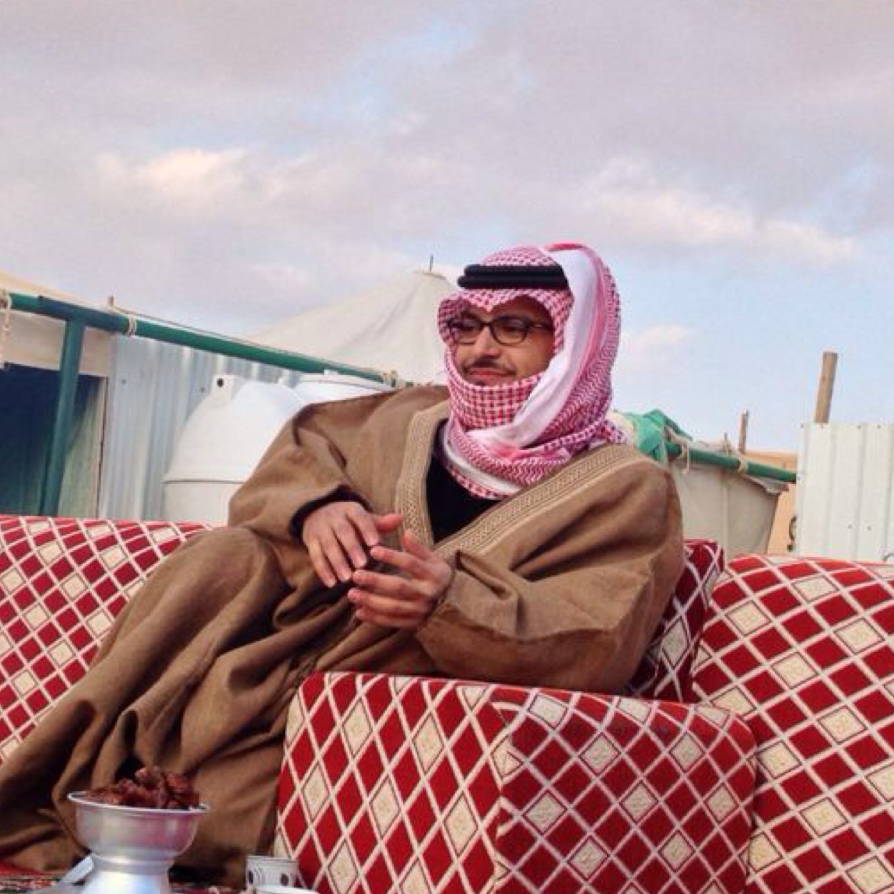 بــكــالــوريــوس إدارة عــامــة - تــطــويــر وتــنــظـيـم إداري - موظـف بالخطوط الجوية العربية السعودية - عاشق للكيان الهلالي