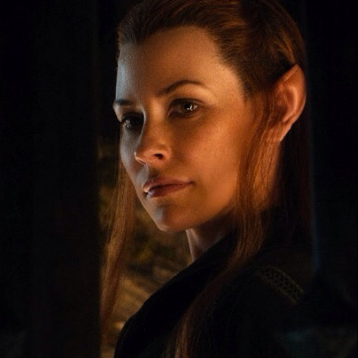 People say the blood of the stars flower in my veins. The captain of the Silvan Guard. I am in love with #Legolas. Daughter of the forest. RP+18 #TheHobbit2 #RP