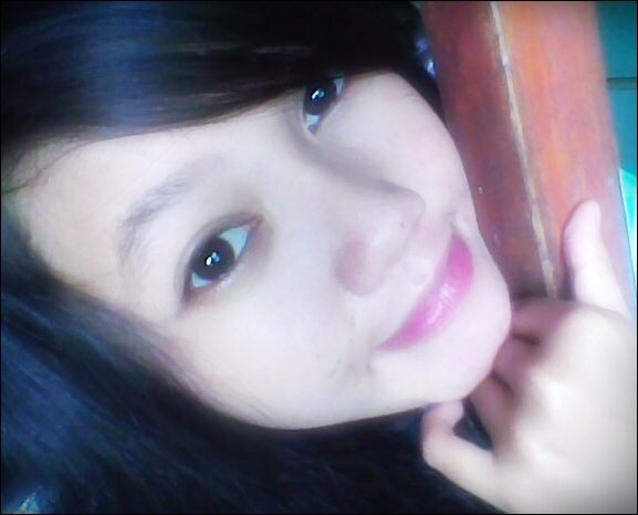 i just ordinary woman n i always try people to be smile in every hard condition :)