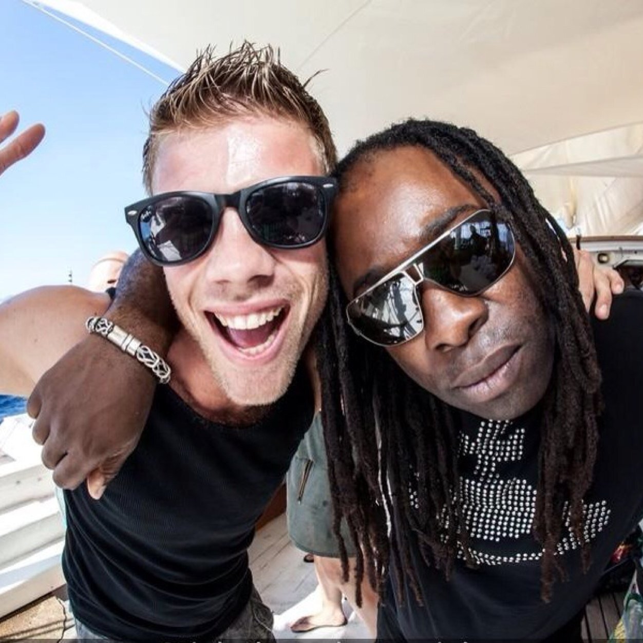 mellespilt's profile picture. Work Hard & Play Hard | Mix DJ | Worked @ several Radiostations during the last 2 years!! | Music Is The Answer |