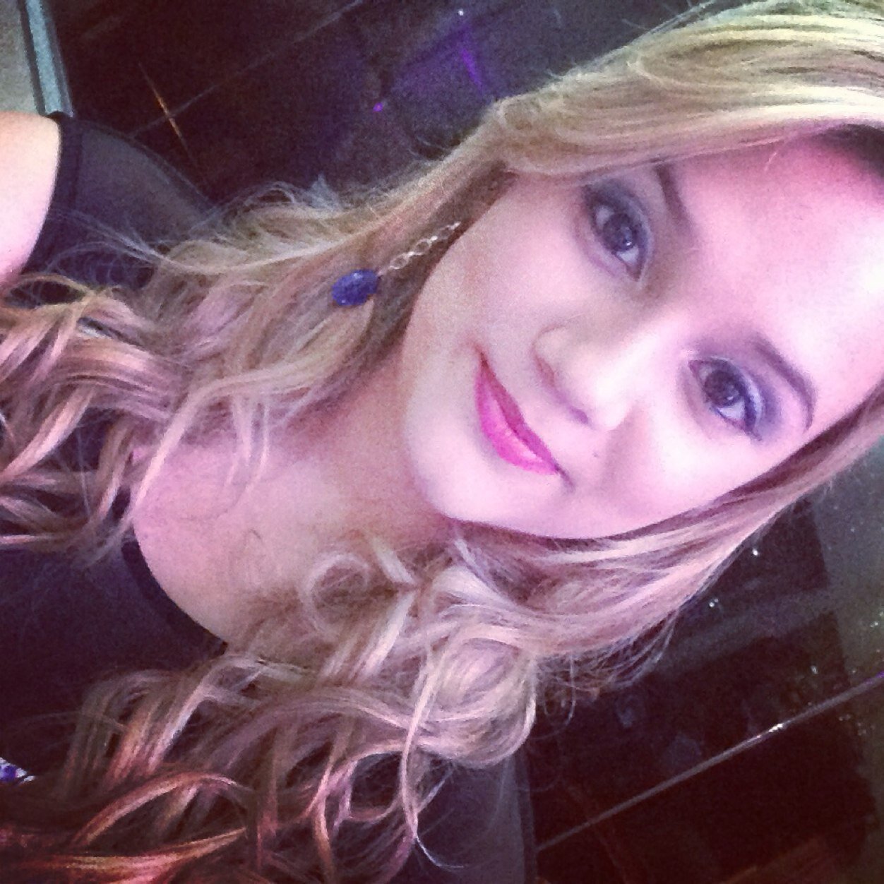 A alegria evita mil males e prolonga a vida. (William Shakespeare)