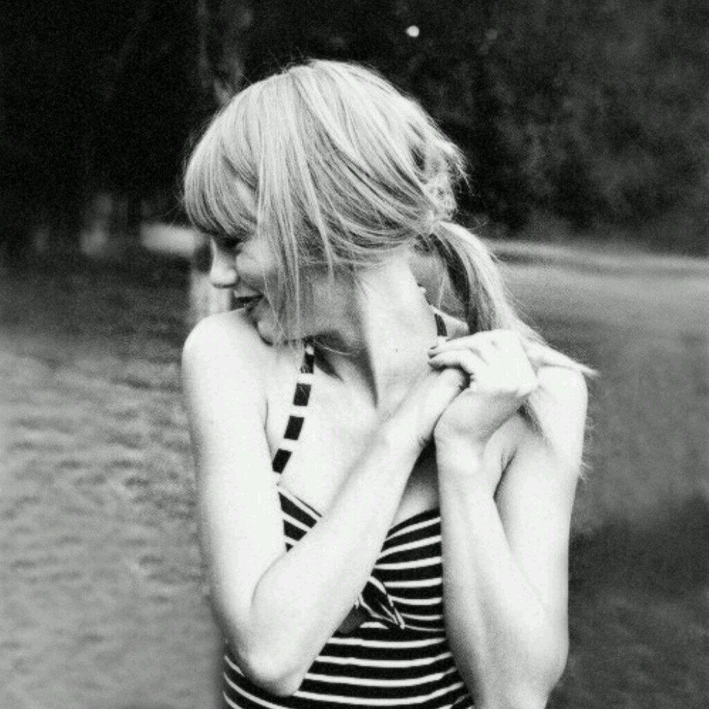 Flawless. Gorgeous. Fearless. Sparkling. Beauty. Talented. Fashionable. Inspiring. Taylor Swift ♥