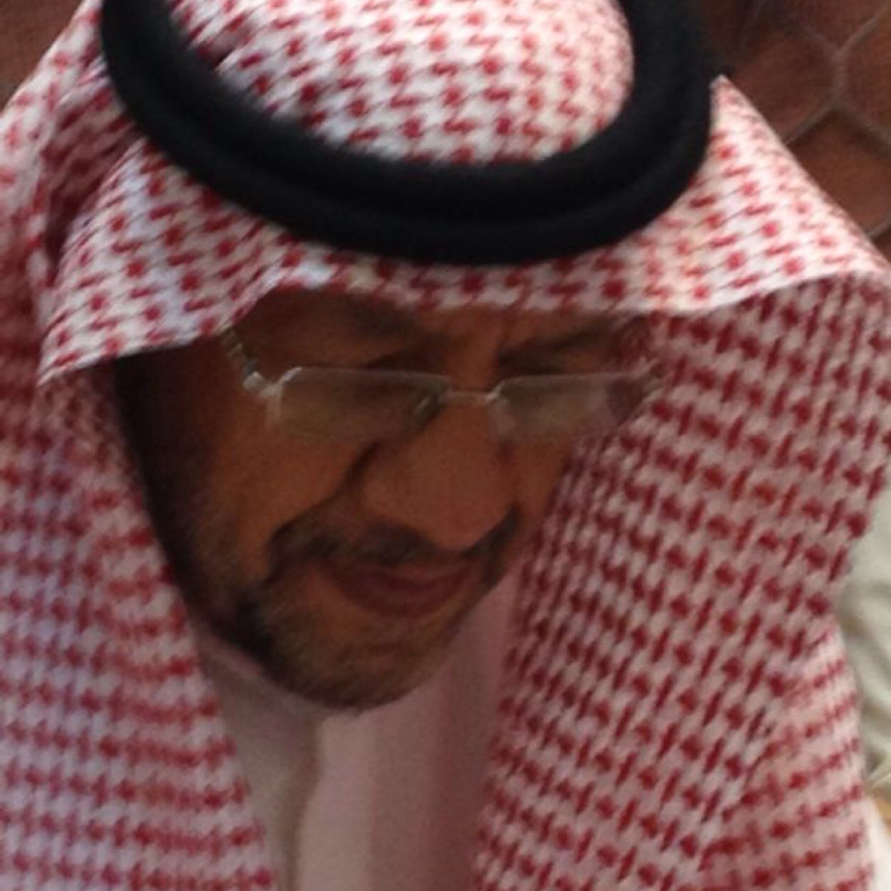 حاصل على الشهاده الجامعيه من جامعة الملك سعود تخصص كيمياء -اعيش فى مدينة الرياض-المملكة العربيه السعوديه