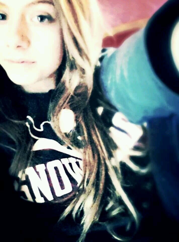 I'm 15 years old teen with huge crush in macklemore |of course| I also hear one direction,Biebier,Timberlake..more.. Follow me,or not.. Antios!