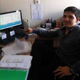 Neden gülmedin?  @ Gülmem için bir sebeb yok ki. @ Sen çok güzelsin sebebsizde gülebilirsin :(