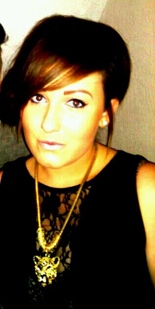 -Instagram: Ellie Newton ❥