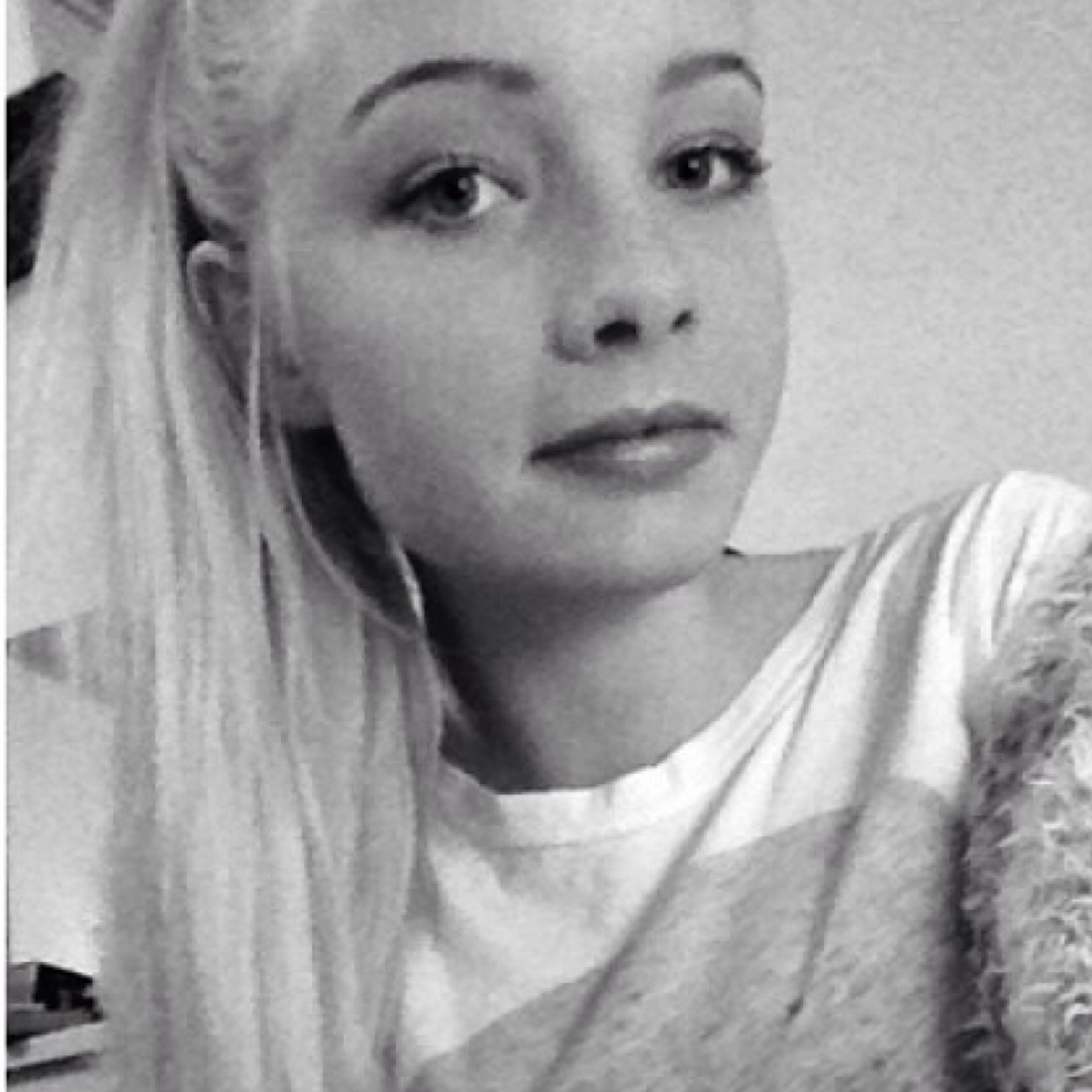 namelesslauraa's profile picture. Tonight let'a get some and Live while we're Young ! - One Direction .... In love with 5 Seconds of Summer and Justin Bieber !x3