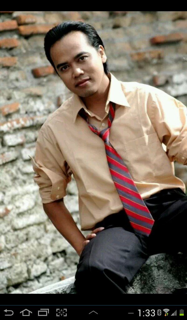 Koordinator Talent Iklan, Aktor Film & FTV, Owner Ekspresi Artist Management, Juri Berbagai Lomba Pencarian Bakat, Penulis Skenario Film Pendek. WA 0817468283.