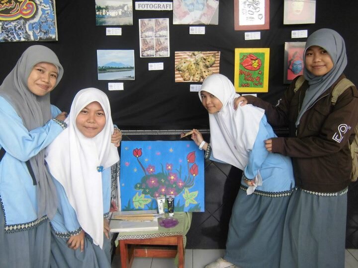 Little notes for big success~

| FITK-UIN jkt |

#don't ever stop pray for palestine-indonesia