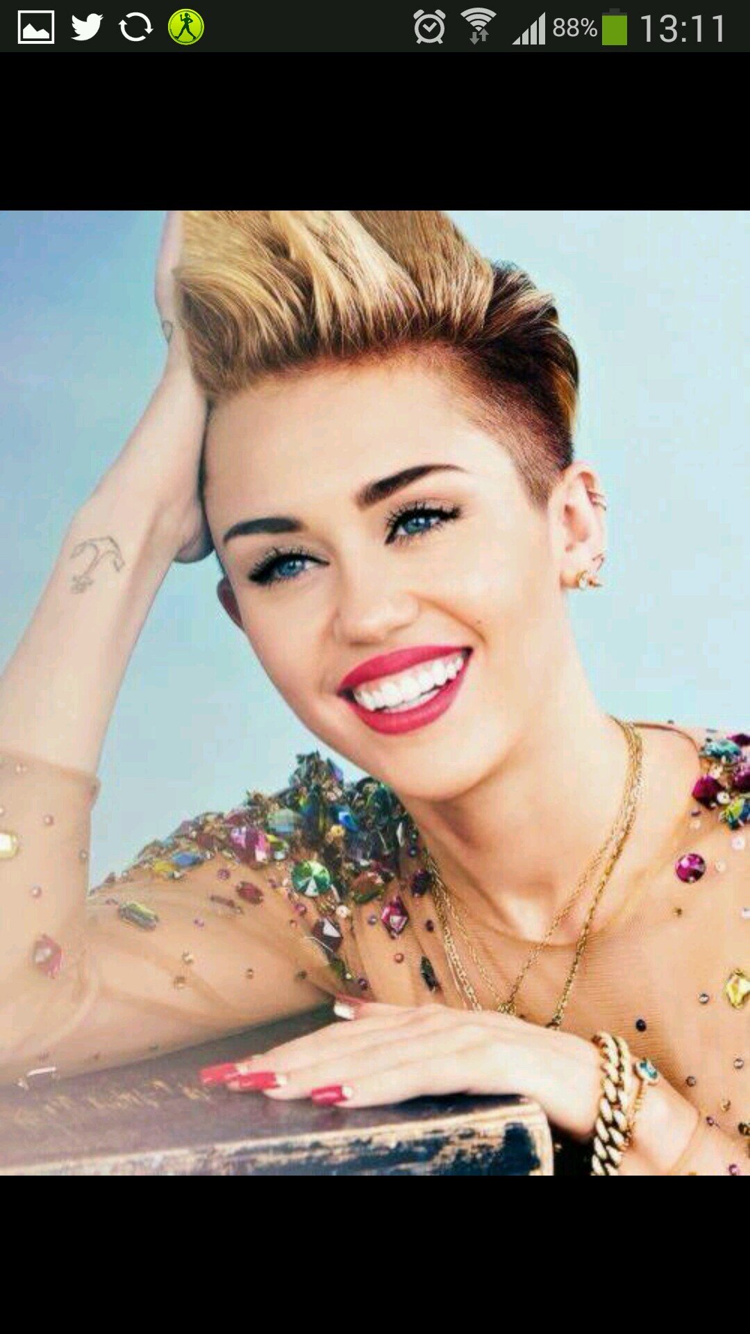 #Rihanna #Miley #1D #T.I #Shakira #Follow me