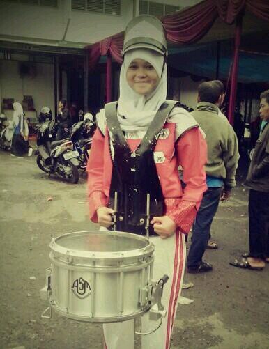 laisalaha mingdzunillahikaasifah. (PERCUSSIONIST)