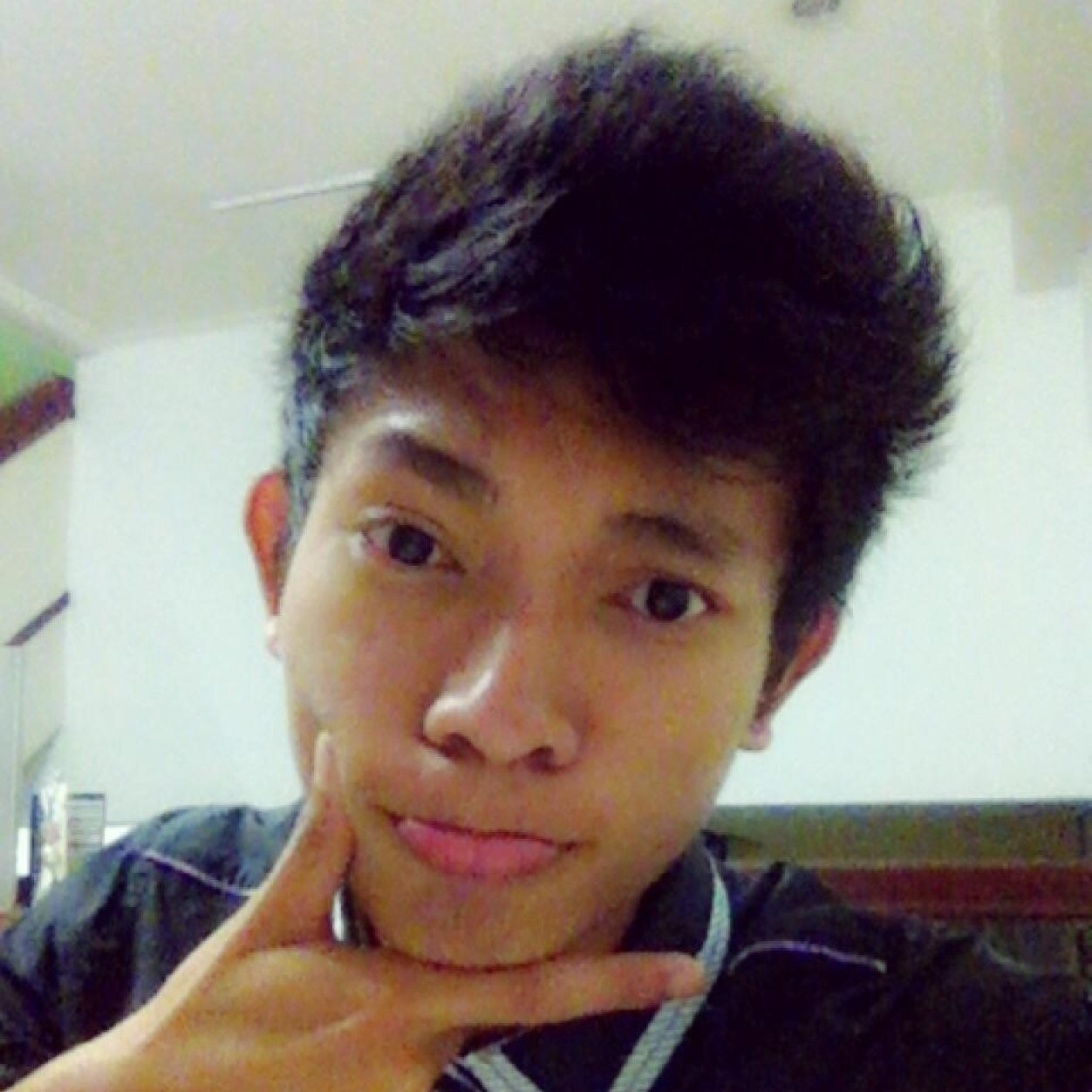 azizcaluang's profile picture. SIMPLE