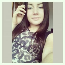 insta; @Charisssa_