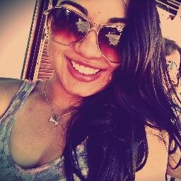 20 anos, trombonista, sou divertida! adoru uma palhaçado,sou irônica, explosiva, RUIM :@, direta, realista!  (amorosa!) e me amo eternamente *-* !