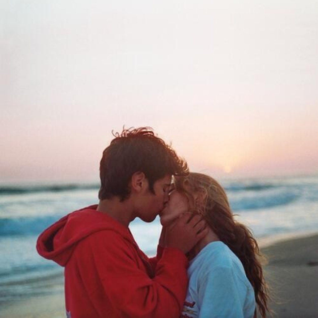 I like cuddling and one direction. Buy me tacos and we could be friends. Goal | 1k