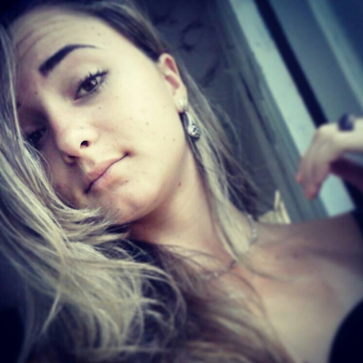 Em algum lugar, pra relaxar
Eu vou pedir pros anjos cantarem por mim
Pra quem tem fé
A vida nunca tem fim