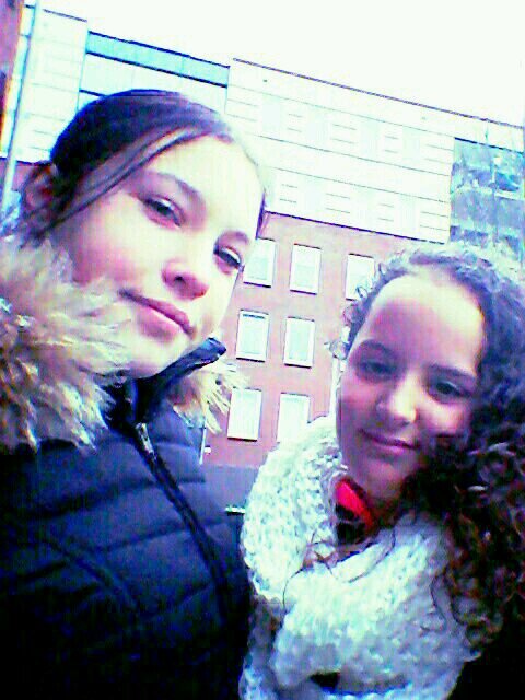 Mijj schatjess zijnn @XKUSJESOHRAA , @LyanxxIsa , @reneetje1jwz , @xKusjeAshra , rochellaa en wikkaaa !!!xxx