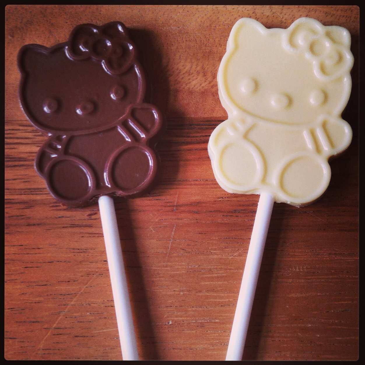 Chocolate Lollipops and treats for any special occasion in milk, white or dark quality chocolate! Dairy free chocolate available! HolliesLollies@yahoo.co.uk