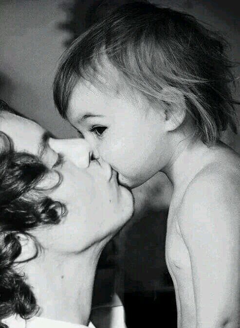 Compte perso actif+ @mae_hehe Maëlys!
:) × Il y a l'amour,puis il y a la vie,son ennemie. • Directioner.