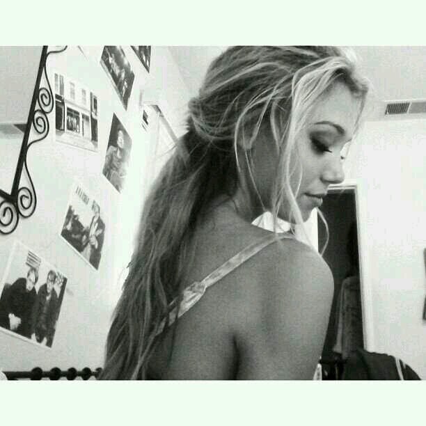 alexis ren • 17 • single