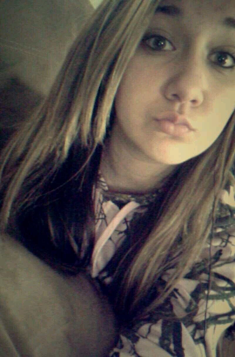 Name is Maranda. Im a country girl from my boots to my home roots.! I'm one of the happiest person you'll ever meet.! 3