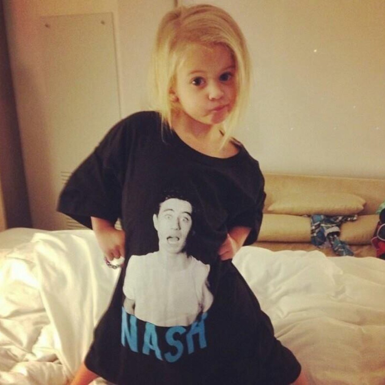 And we'll never be royals, you can call me green beans! Wait green beans? -Rp- My awesome funny brother is @fakingthatnash