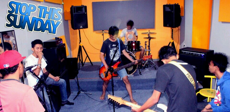 Pop Punk Since2011 | @purecepot - @khairi_ramadhan - @fhrurrzi - @TrendyAnugrah @TeguhGunawn | for booking : 087868749298