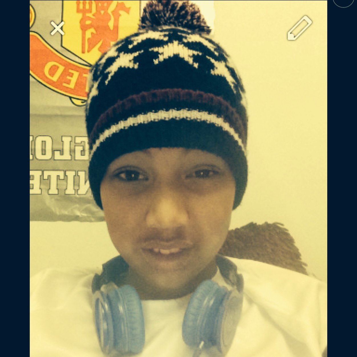 Follow back.    --------Insta-lozzy_7