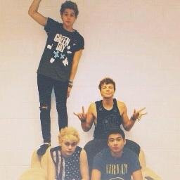 lashtonbikini's profile picture. please follow @warmhugclifford bc she gave you this free follow ily