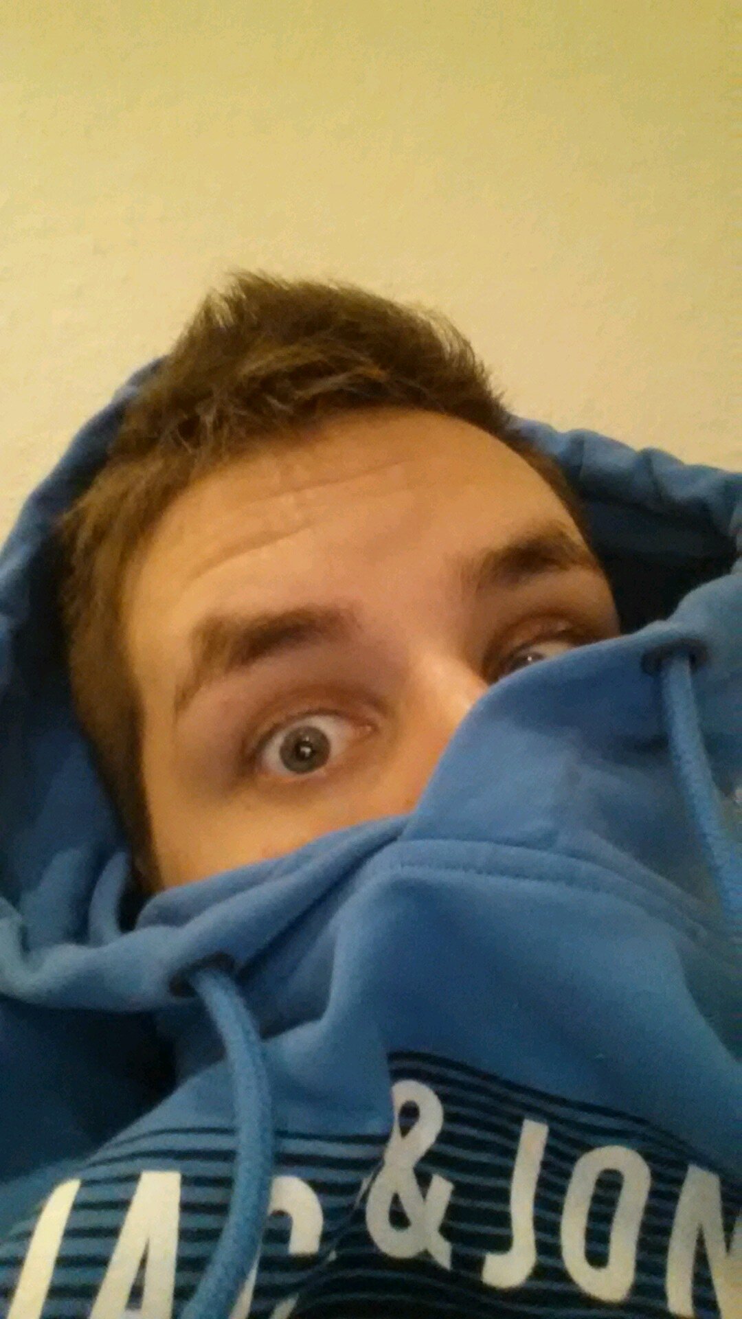 1knowIt's profile picture. 