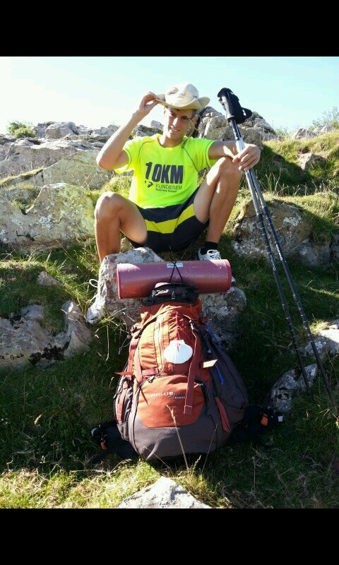 La vida pasa rápido...por eso,aprende,crece,corre,comparte,sueña,ama,madura,vive...nada es imposible si quieres conseguir lo que quieres..aún estás a tiempo :`)