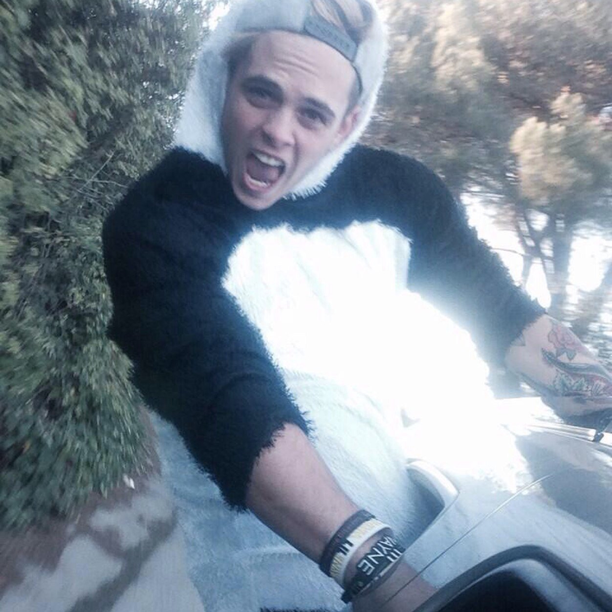 Skip thought about you for a few seconds while he pressed your follow button

@winterjano