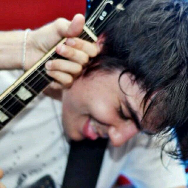 Ele tem o sorriso mais lindo do mundo, @Leo_CW7 eu te amo incondicionalmente ♥ Since:8/4/12 Oficializado:5/6/12 seguida:9/6/13