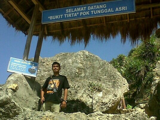 i just wanna be myself
pakarti mrih,becik ing sabaring polah. berbuat sesuatu yg kecil yg berdampak buat bnyk pihak walau kadang harus mjd korban dr keadaan