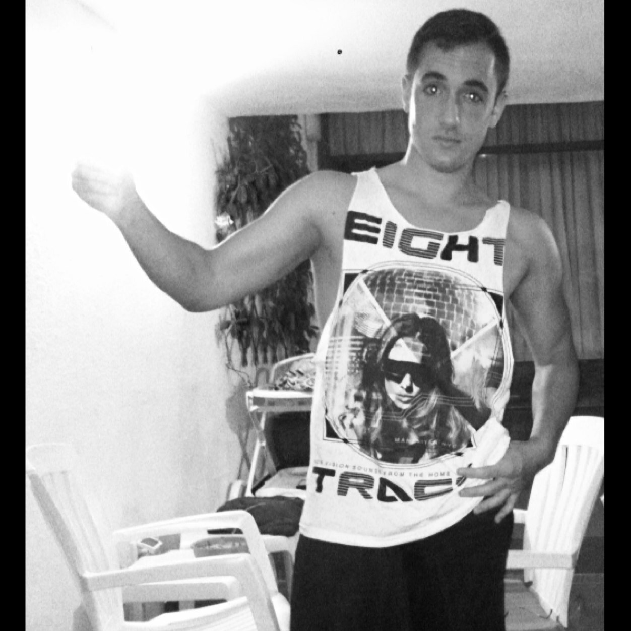 AntonioBonino's profile picture. Vive y deja vivir