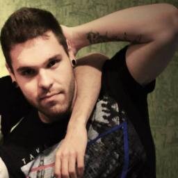 Guitar/Vocal da Banda Overfly @overflyoficial e nas horas vagas jogador de peteca! aeuaehuaeh.. É nóis fedô, Segue aê! http://t.co/8nIs0qTl2Z