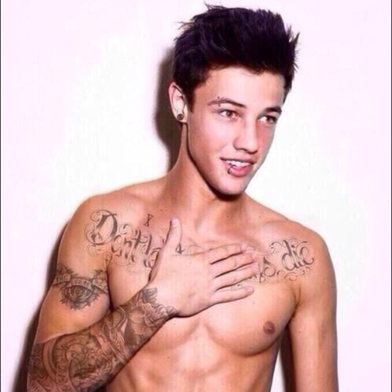 Whatsup? Its Cam