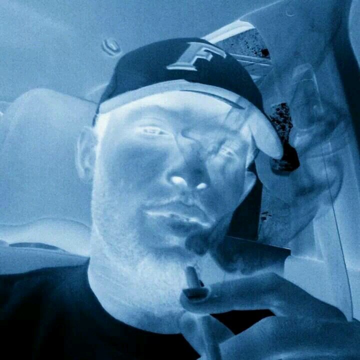 slimboog17's profile picture. 