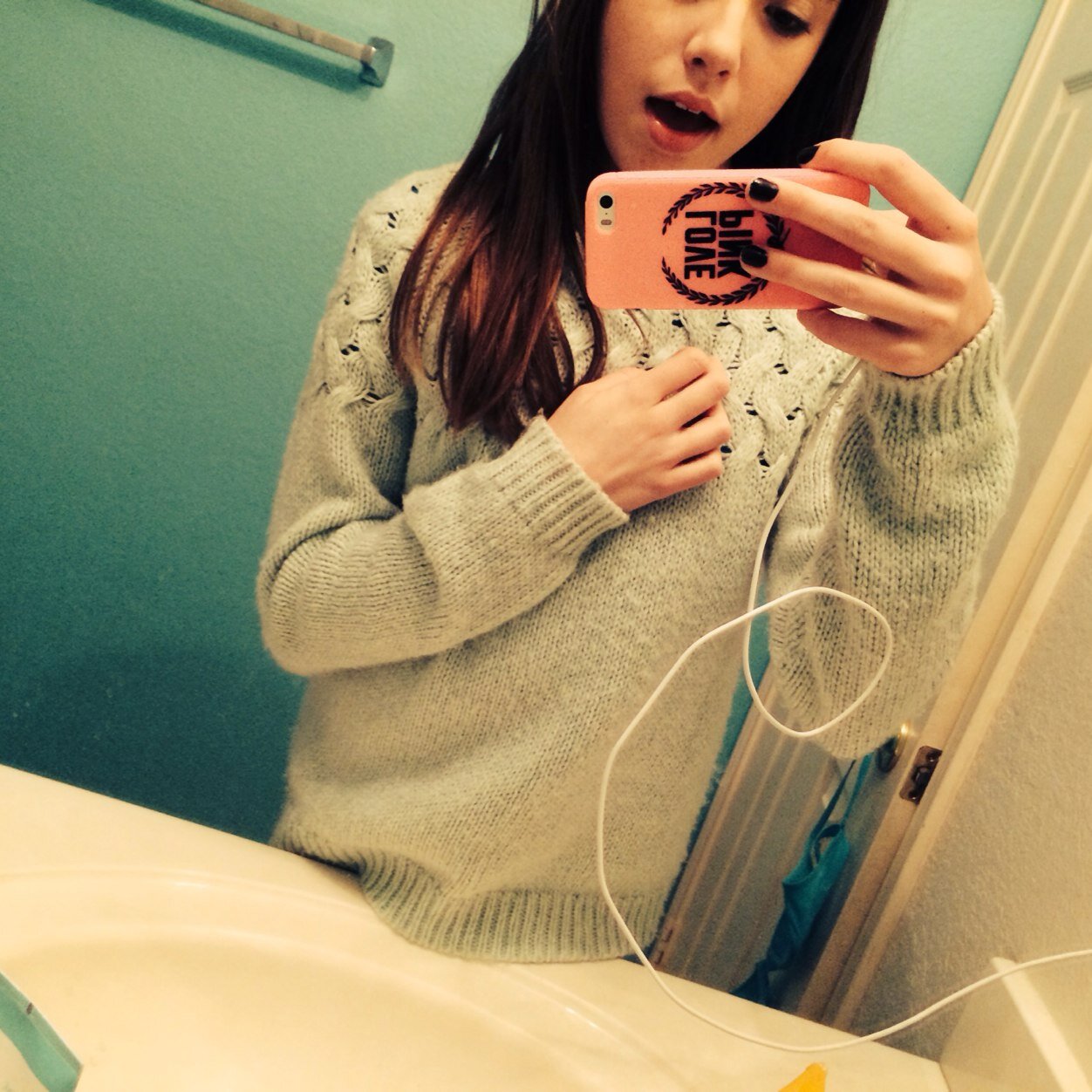 RachelMoran_'s profile picture. Its pronounced guh-linn-skee not jill-in-sky Go watch my latest youtube video also subscribe!!